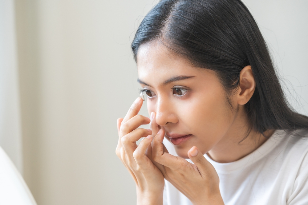 Why Your Contact Lens Test and Eye Test Are Not the Same Thing